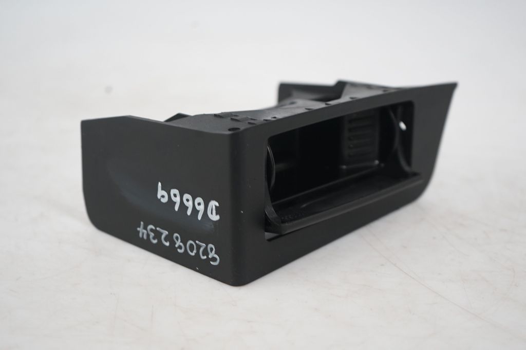 Rear door ashtray (7)