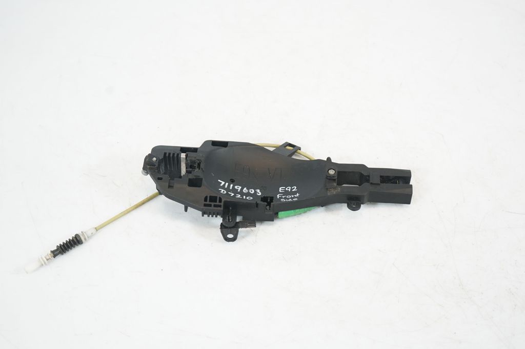 Front door coupe exterior handle/bracket