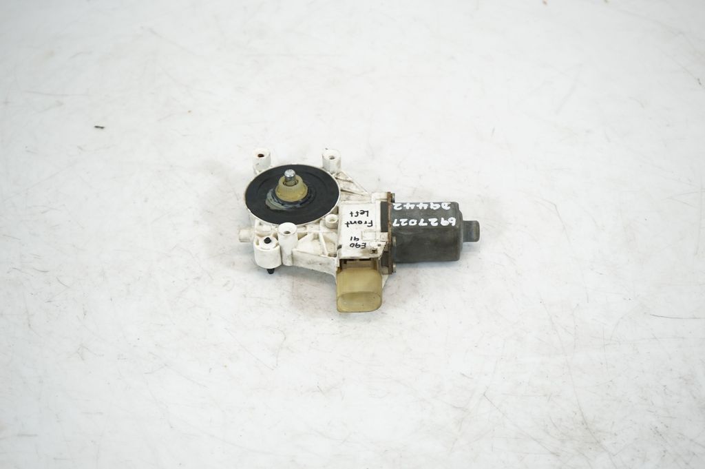 Front door window regulator with motor (3)