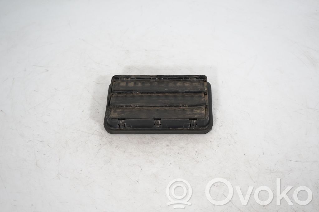 Quarter panel pressure vent (5)