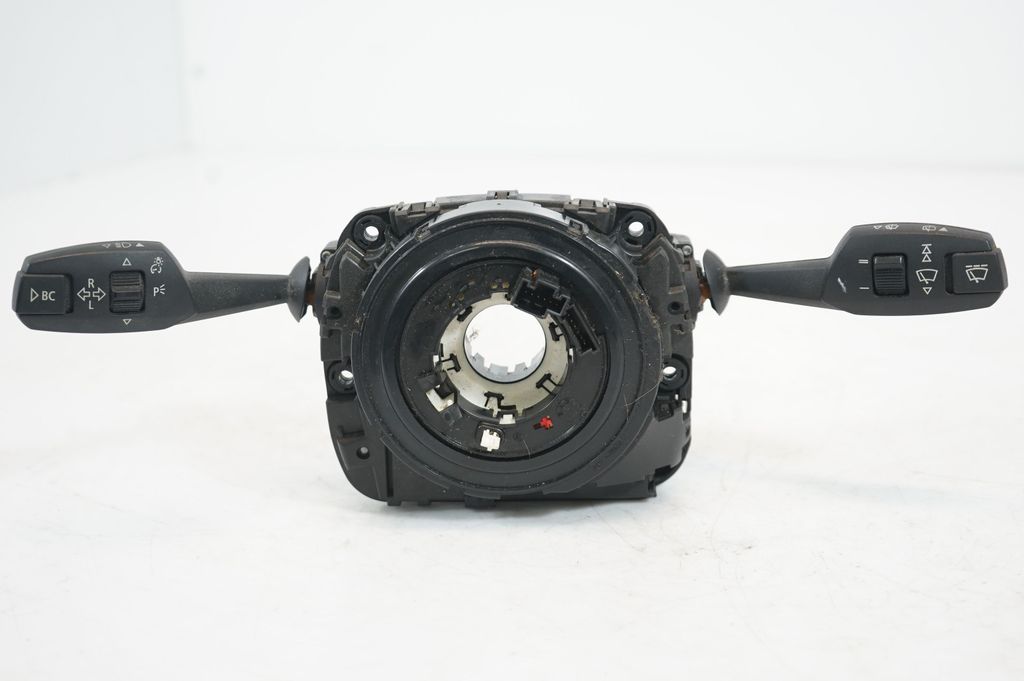 Wiper turn signal indicator stalk/switch (9)