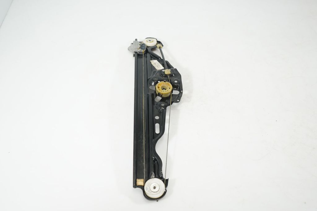 Rear door window regulator with motor (5)