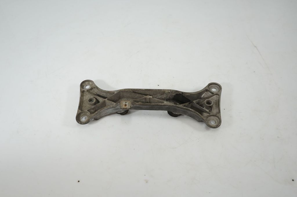 Gearbox mounting bracket (5)