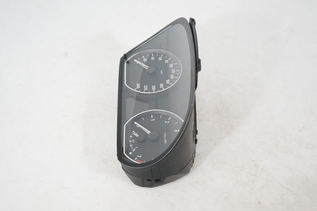 Speedometer (instrument cluster) (2)