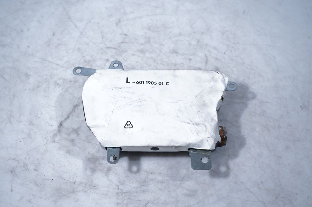 Front door airbag (6)