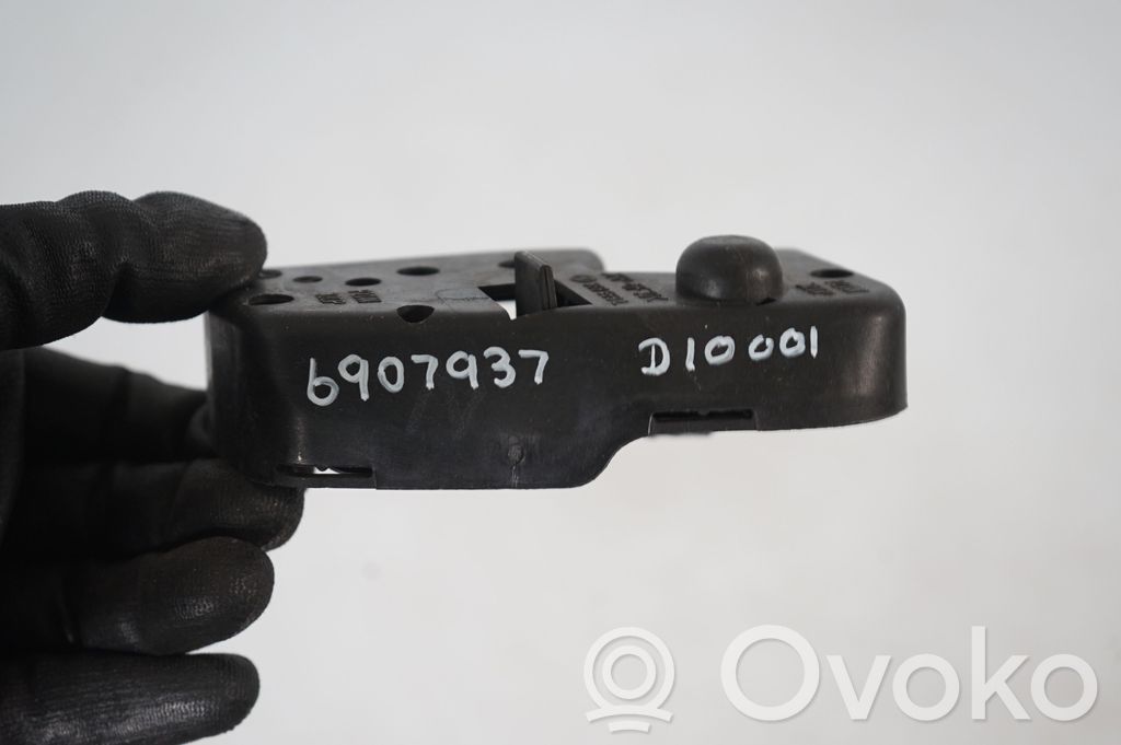 Tailgate rear/tail lights (8)