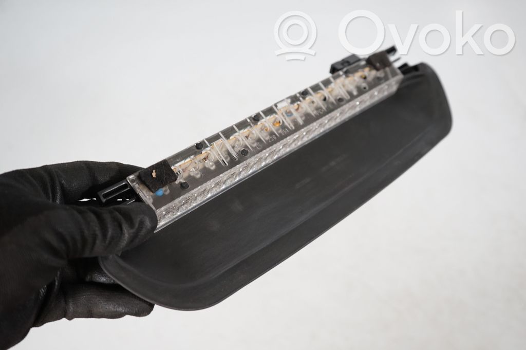 Third/center stoplight (6)