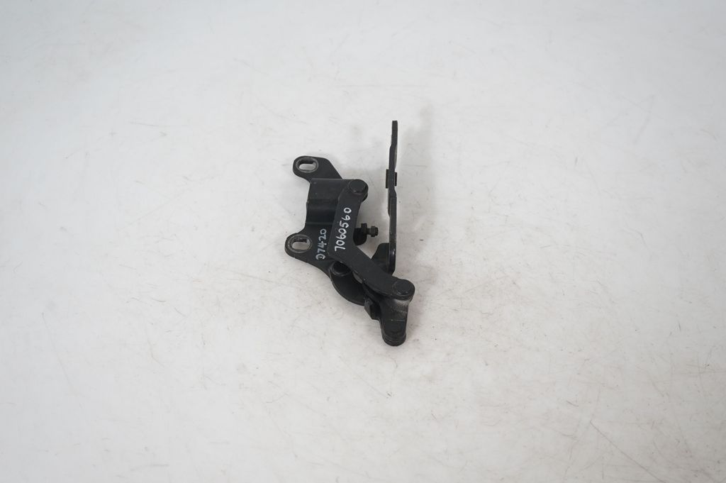 Engine bonnet/hood hinges (4)