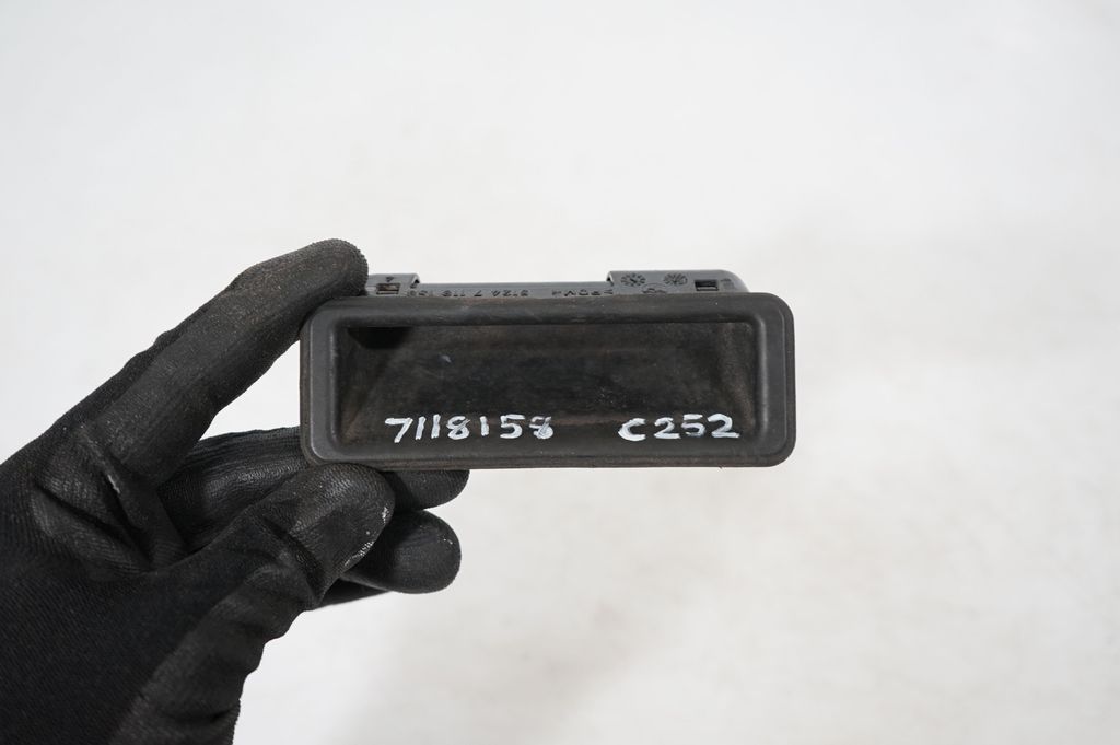 Tailgate/trunk/boot exterior handle (7)