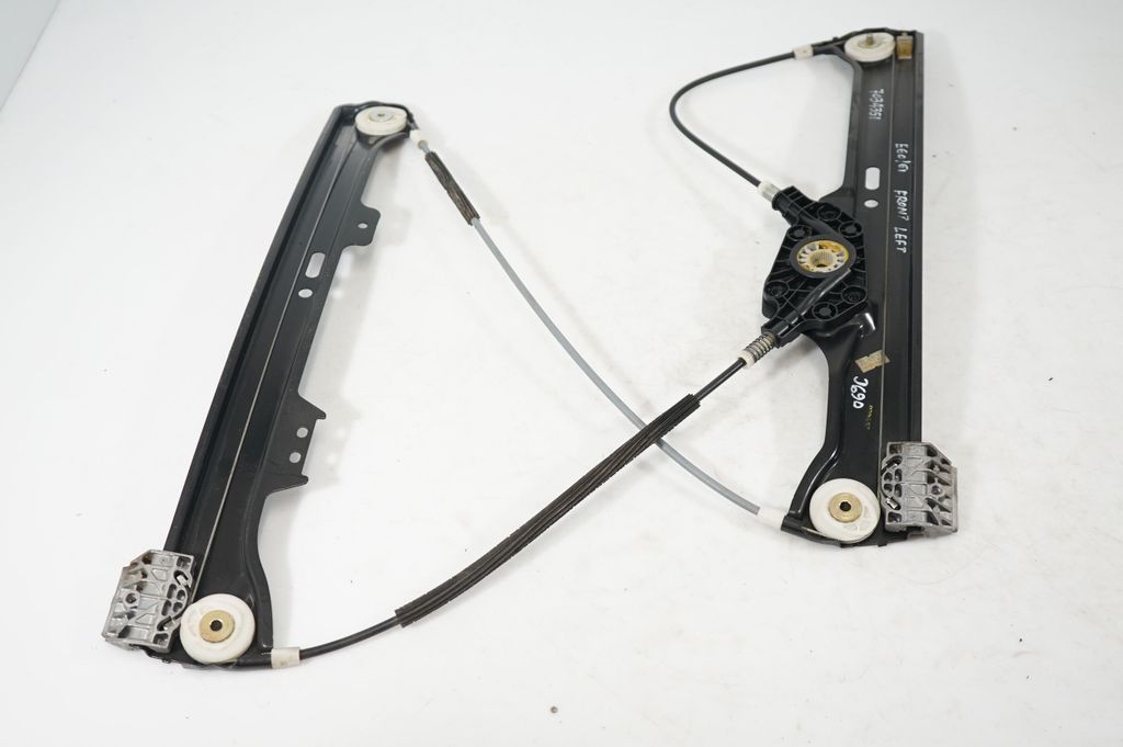 Front door window regulator with motor (2)