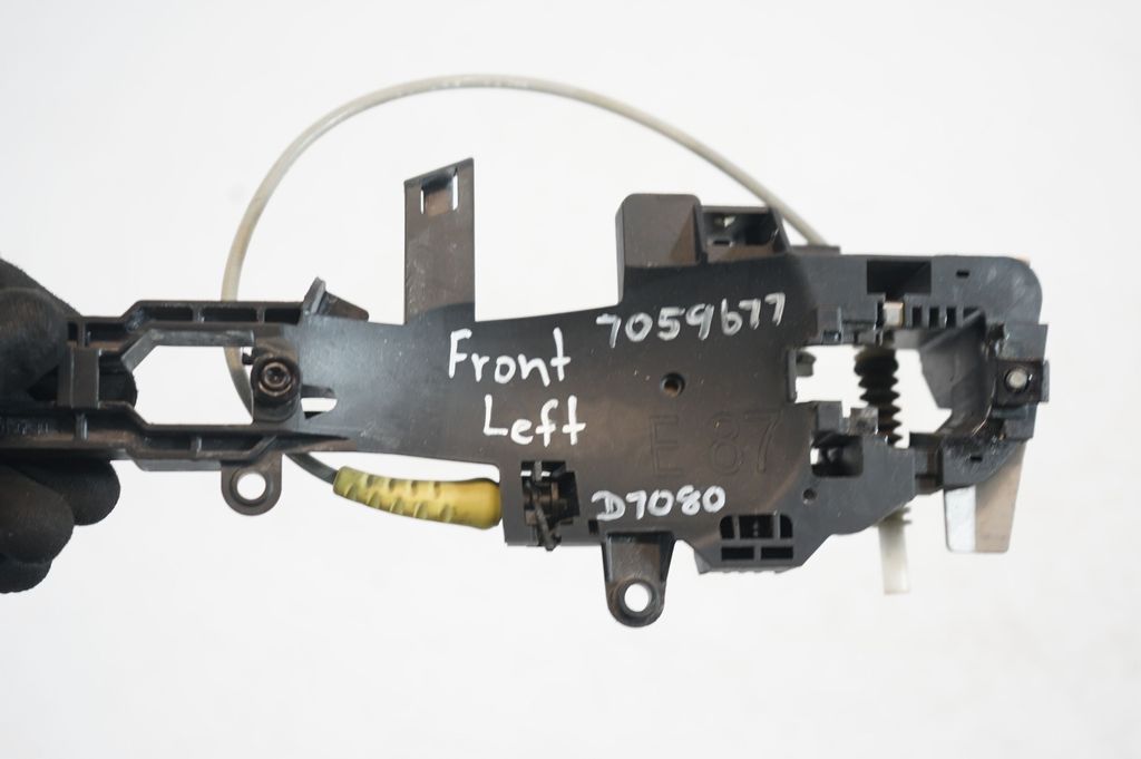 Front door exterior handle/bracket (7)