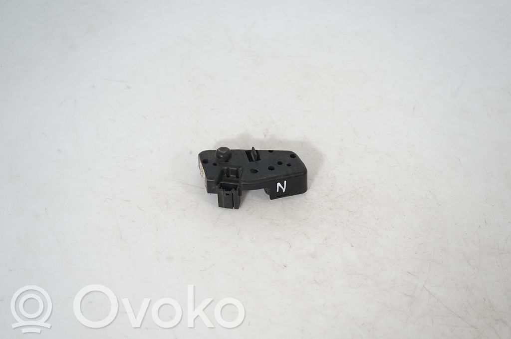 Tailgate rear/tail lights (5)