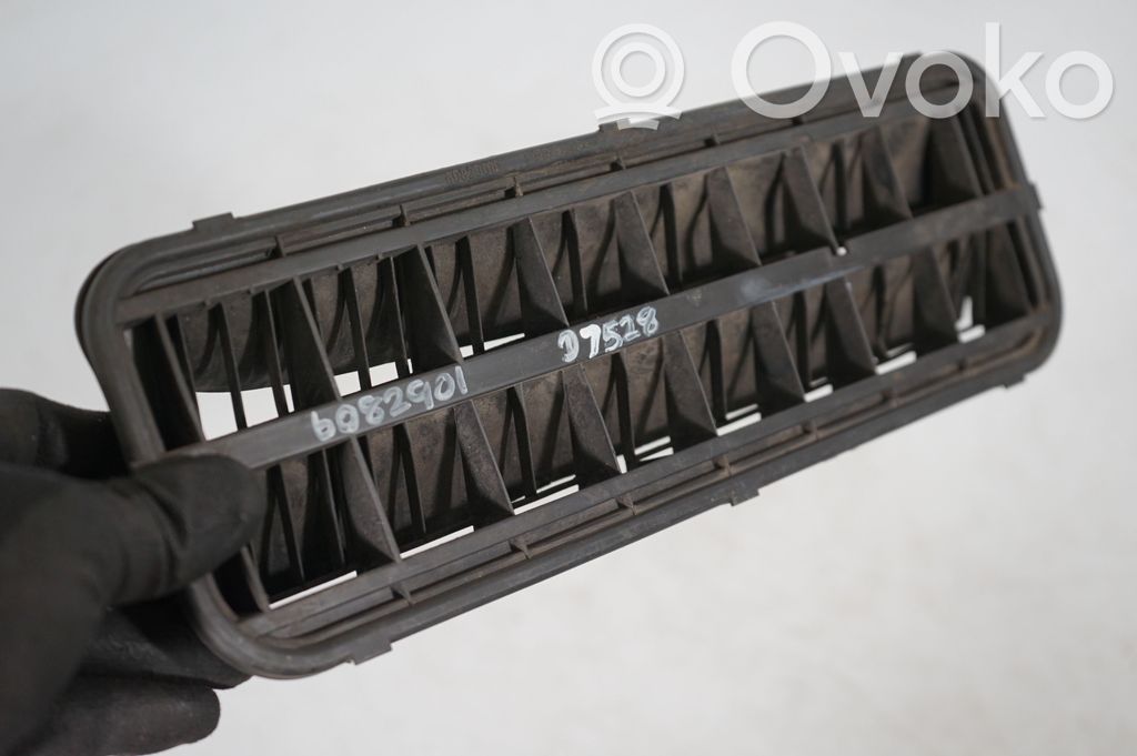 Quarter panel pressure vent (6)