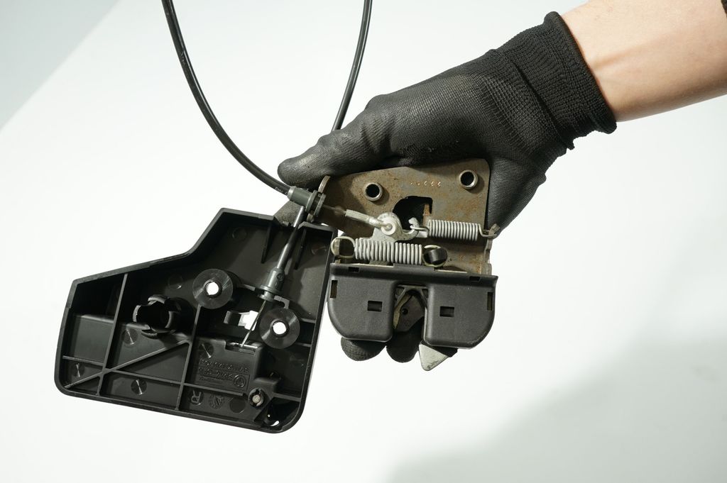 Seat back rest lock catch (8)