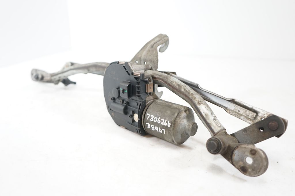 Front wiper linkage and motor (7)