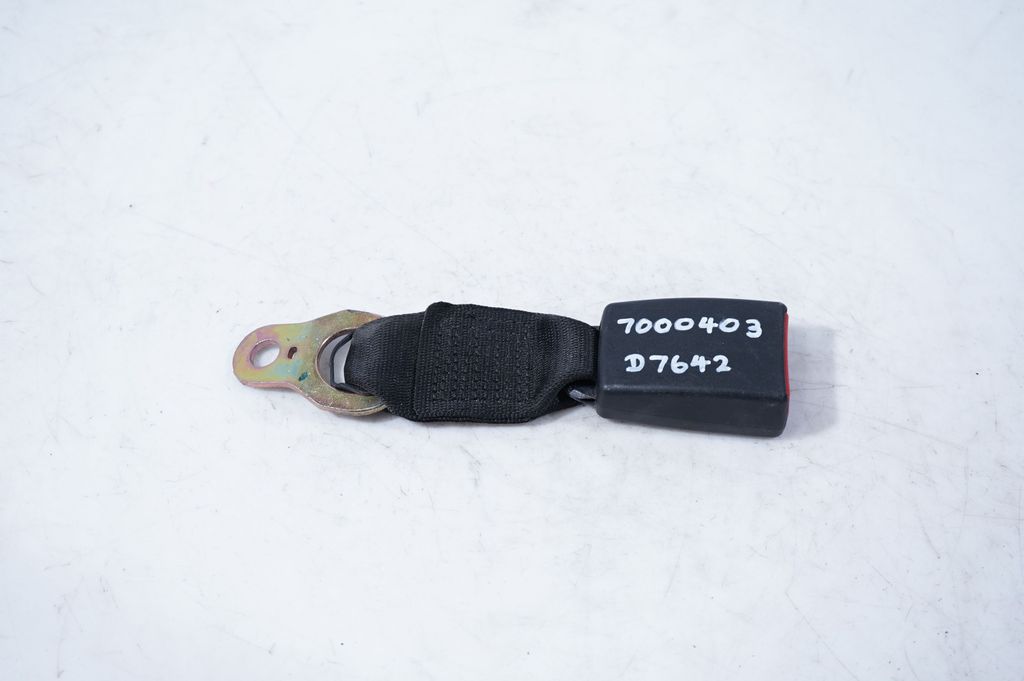 Rear seatbelt buckle (5)