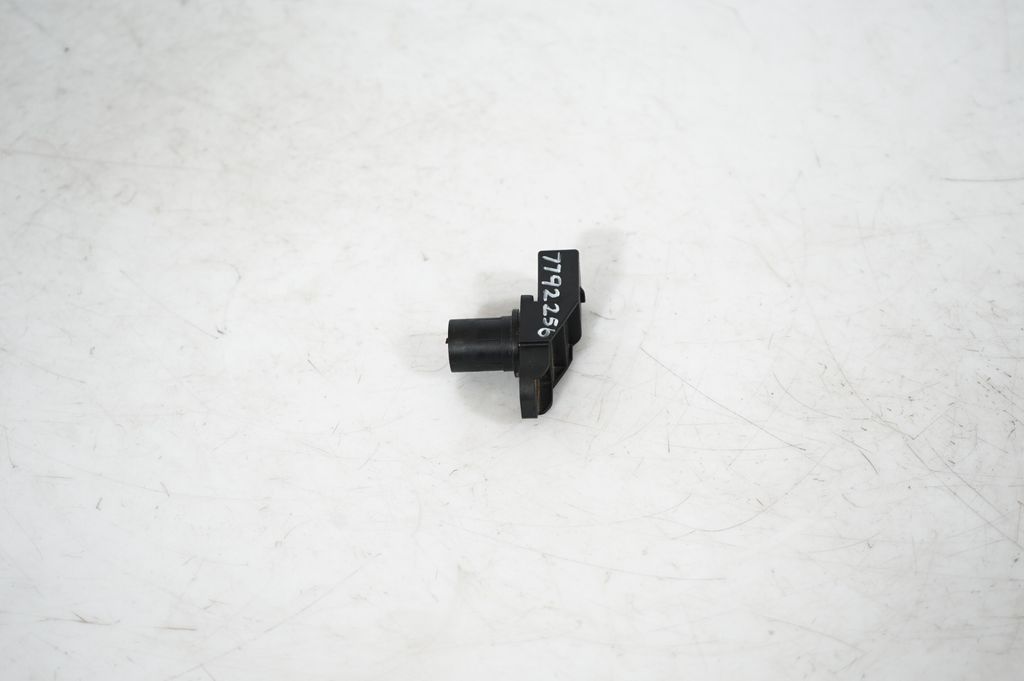 Camshaft position sensor (2)