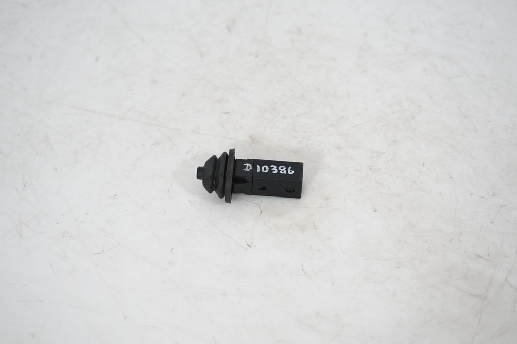 Fuel tank cap lock (5)