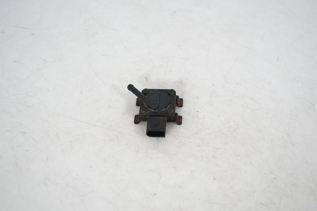 Exhaust gas pressure sensor (3)
