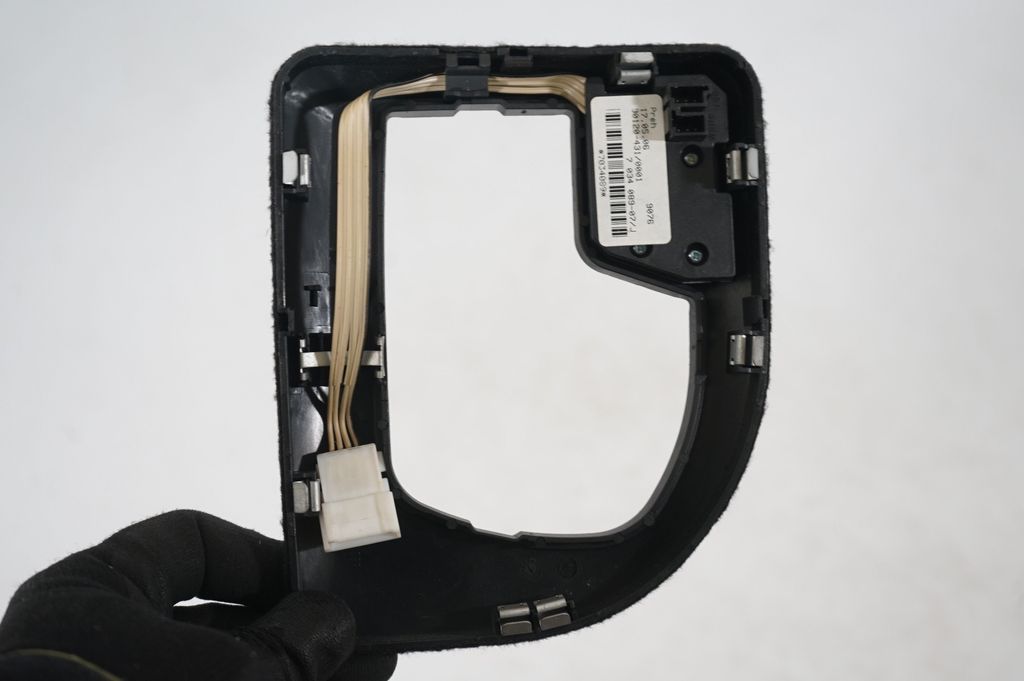 Gear shifter surround trim plastic (6)