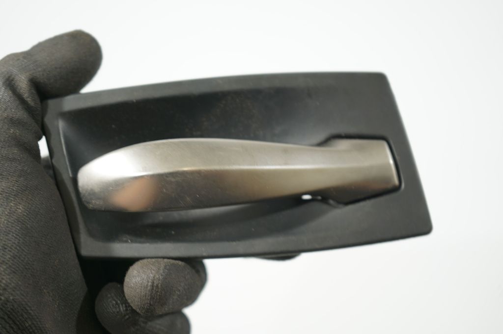 Rear door interior handle (7)