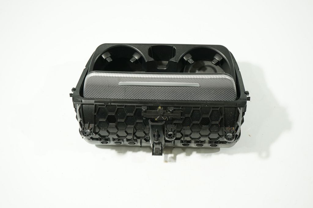 Cup holder front (3)