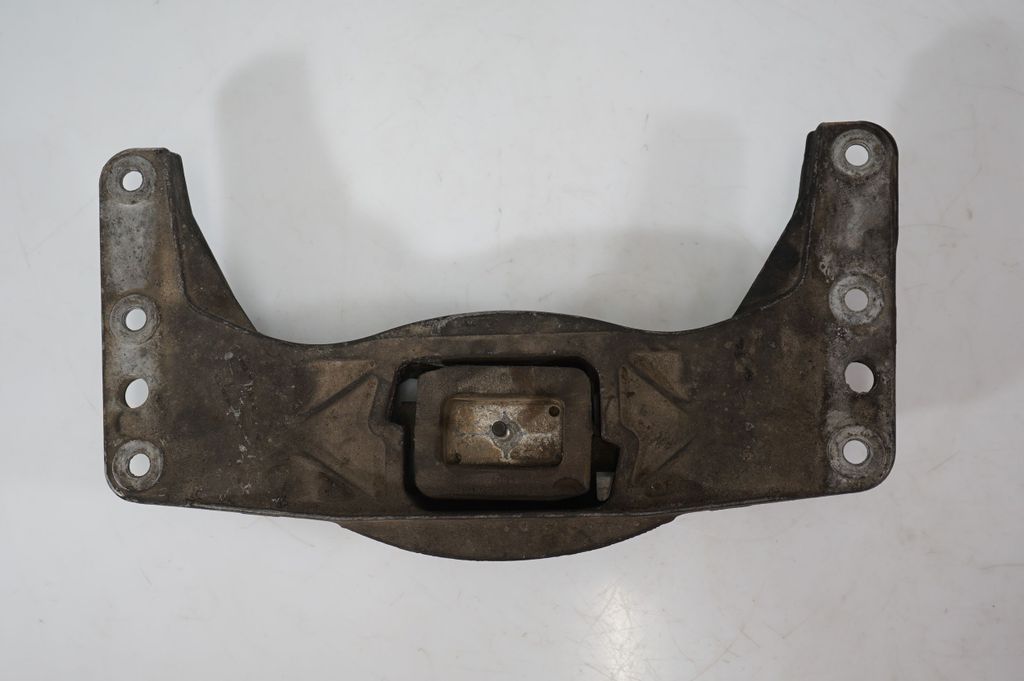 Gearbox mounting bracket (6)