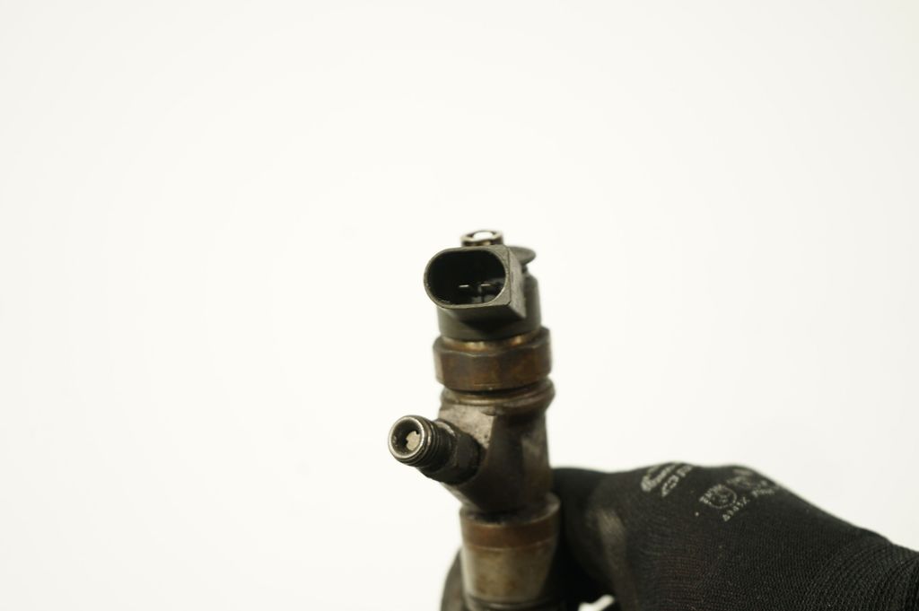 Fuel injector (6)