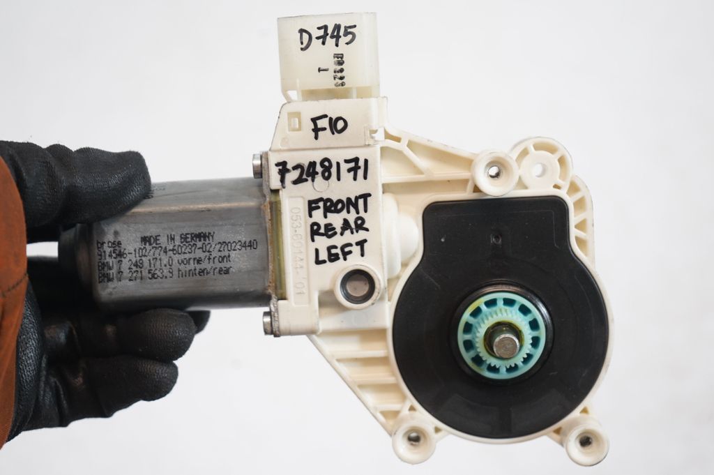 Front door window regulator with motor (8)