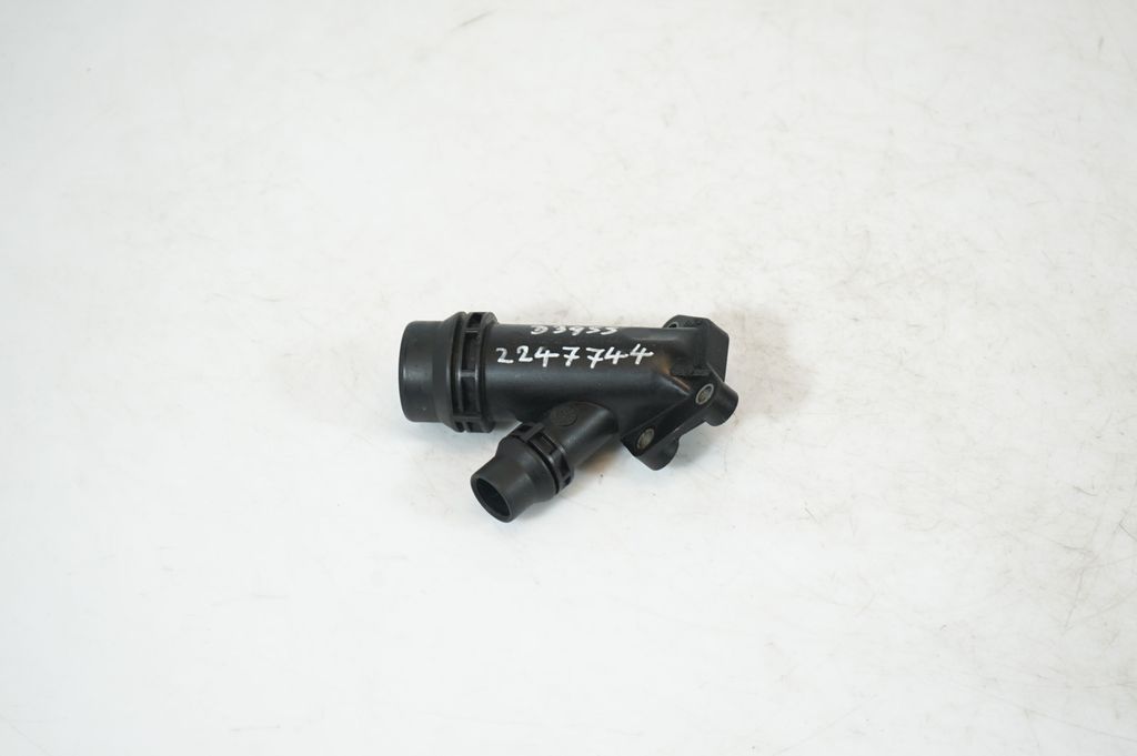 Engine coolant pipe/hose