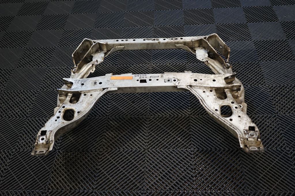 Front subframe (5)
