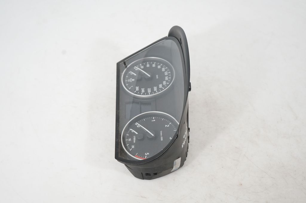 Speedometer (instrument cluster) (2)