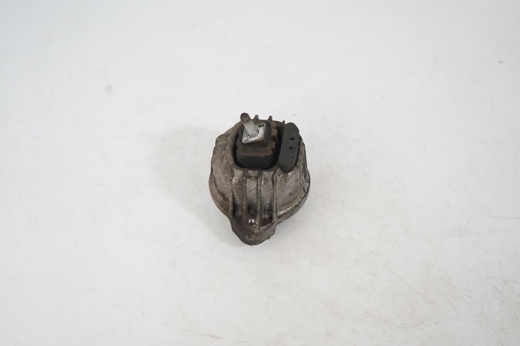 Engine mount bracket (4)