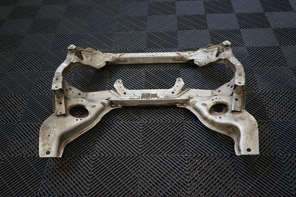Front subframe (5)