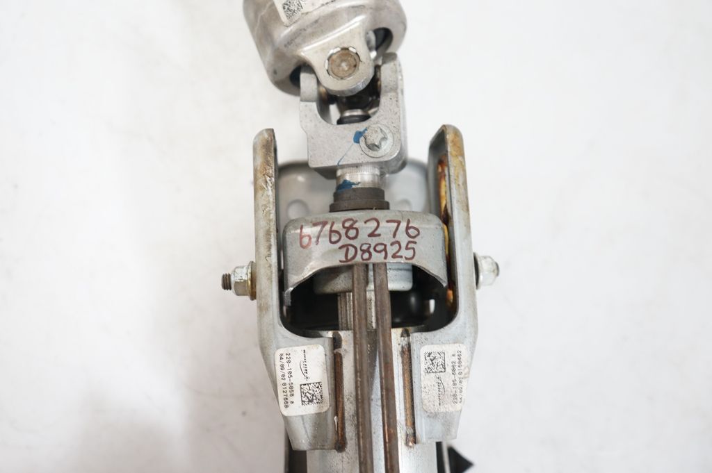 Steering wheel axle (10)