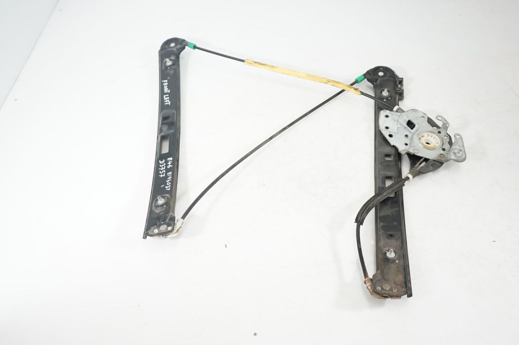 Front door window regulator with motor (2)