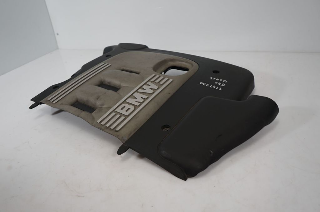 Engine cover (trim) (7)