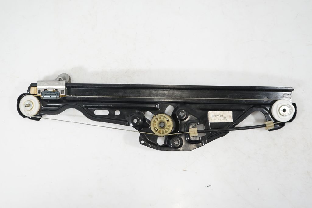 Rear door window regulator with motor (6)