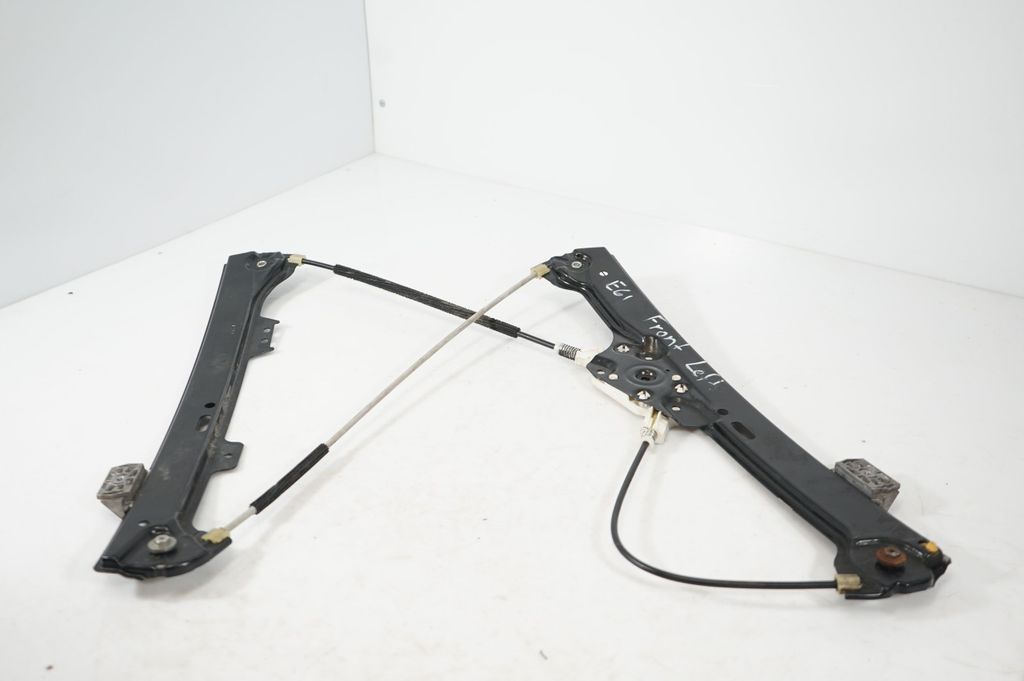 Front door window regulator with motor (6)