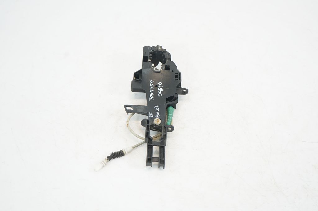 Rear door exterior handle/bracket (4)