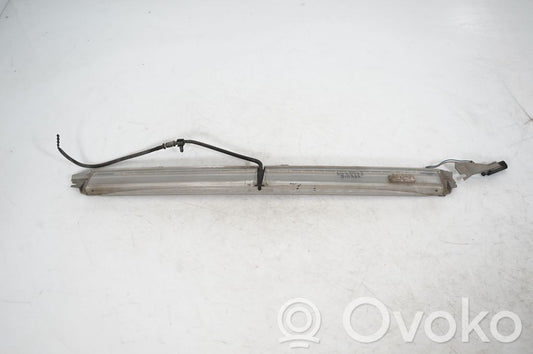 Third/center stoplight