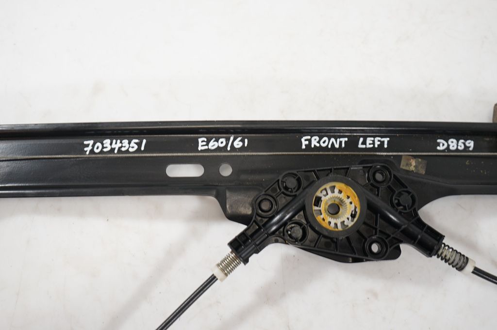 Front door window regulator with motor (8)