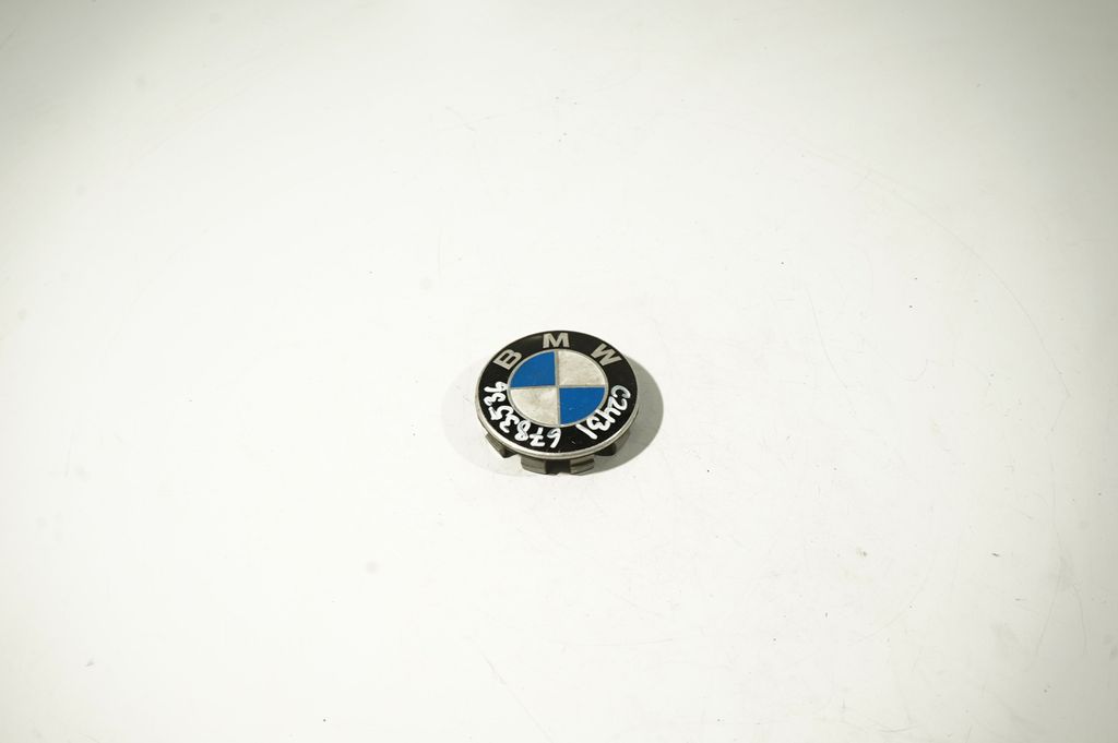 Original wheel cap (2)