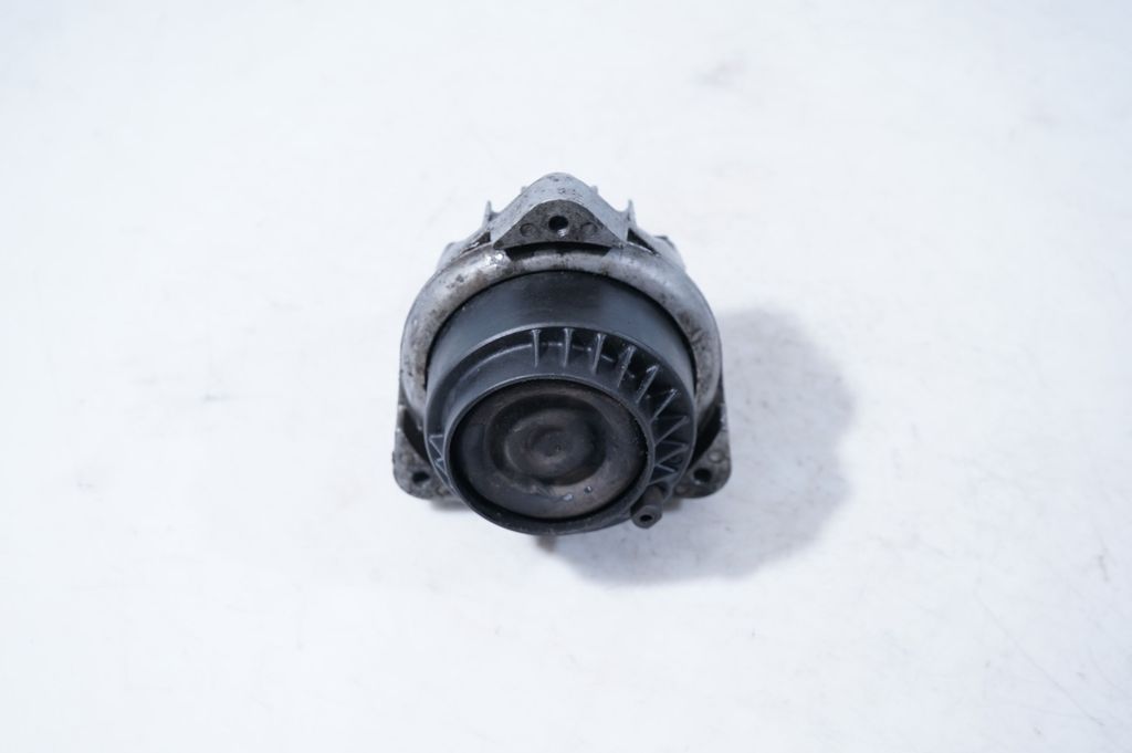 Engine mount bracket (5)