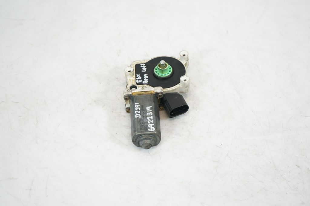 Rear door window regulator motor (4)