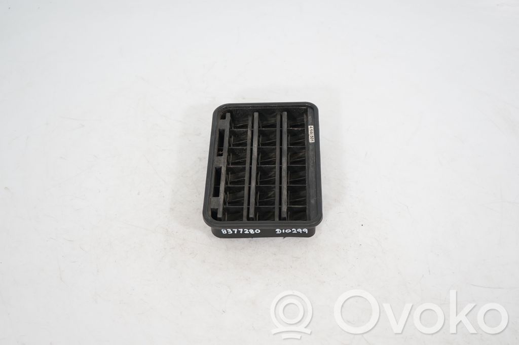 Quarter panel pressure vent (4)