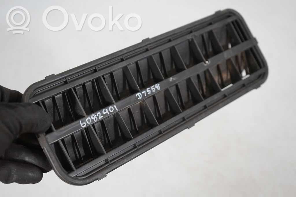 Quarter panel pressure vent (6)