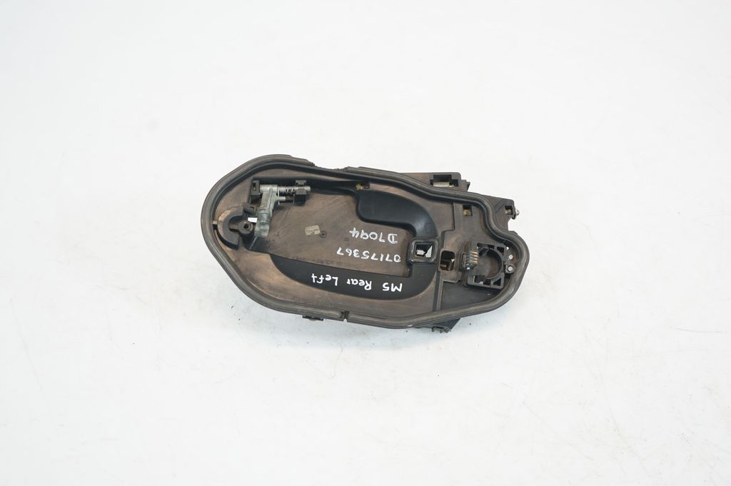 Rear door exterior handle (3)