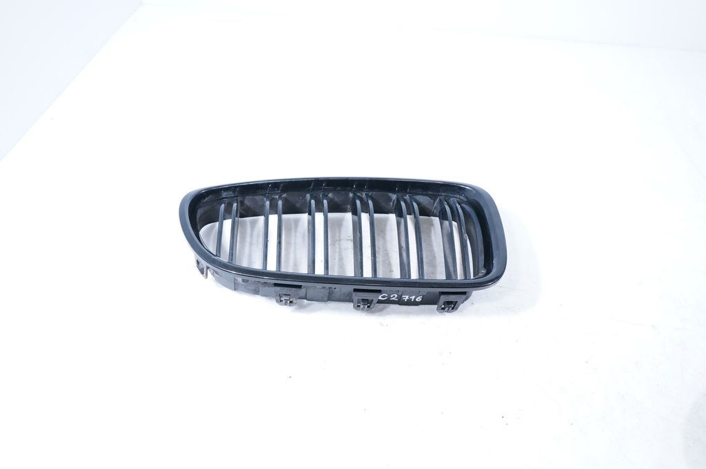 Front bumper upper radiator grill (3)