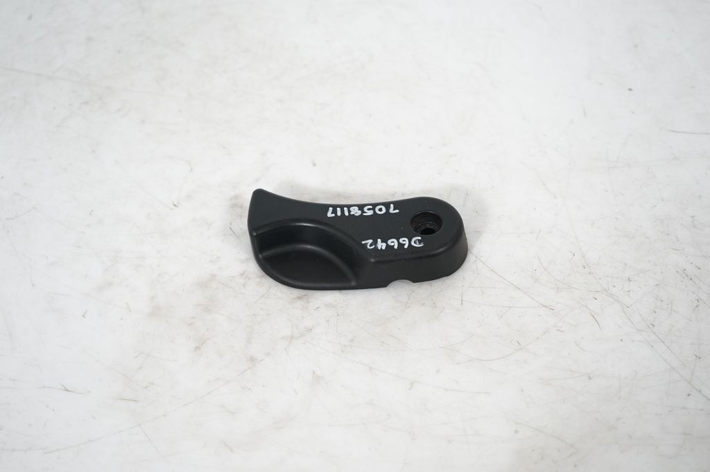 Engine bonnet (hood) release handle (3)